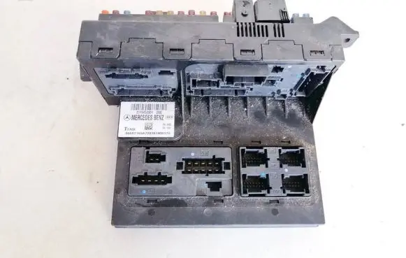 Mercedes-Benz E W211 Fuse box set 2115453901