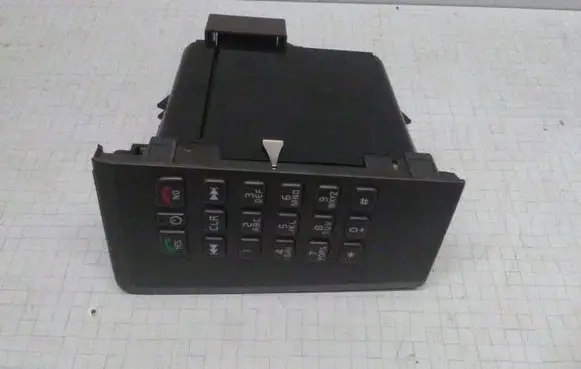 Volvo V70 Phone 8633582