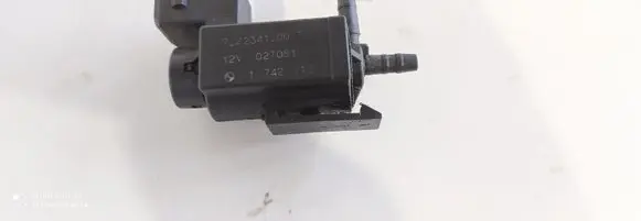 BMW 5 E39 Turbo solenoid valve 72234100