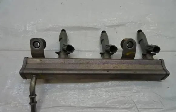 Peugeot 108 Fuel main line pipe