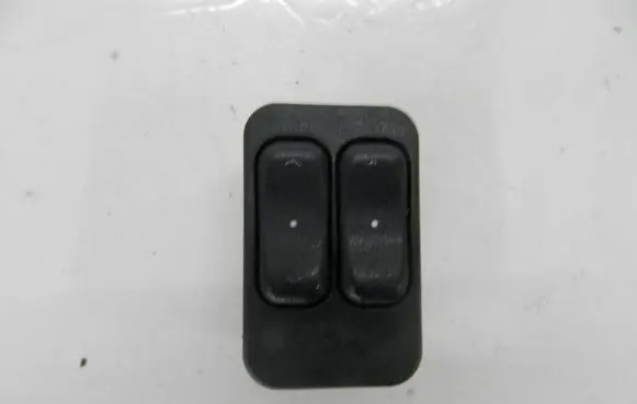 Opel Zafira A Electric window control switch 90561088