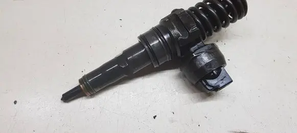 Volkswagen Multivan T5 Fuel injector 070130073N