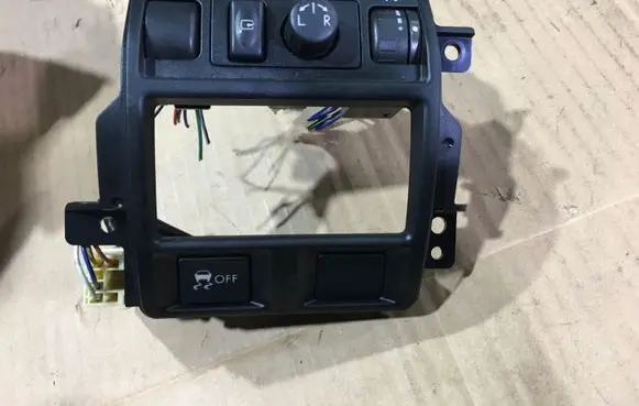 Subaru Outback Wing mirror switch 83061AJ020