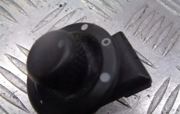 Renault Modus Wing mirror switch
