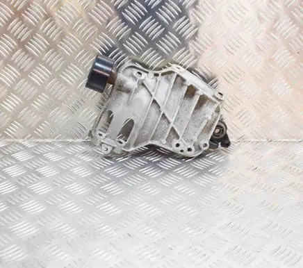 BMW 4 F36 Gran coupe A/C compressor mount bracket 7585167