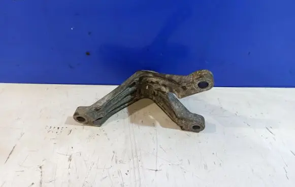Volvo V50 Engine mounting bracket 3M517M125
