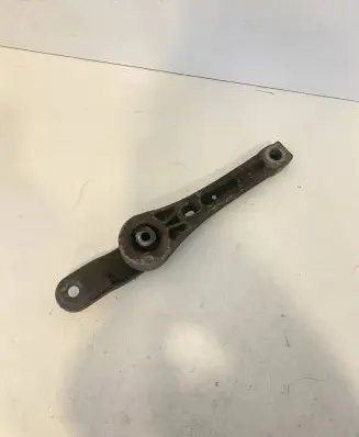 Volkswagen PASSAT B7 Engine mount bracket 3C0199855
