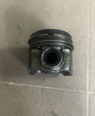 Ford Kuga II Piston 0851E 18R10851E