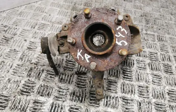 Front wheel hub