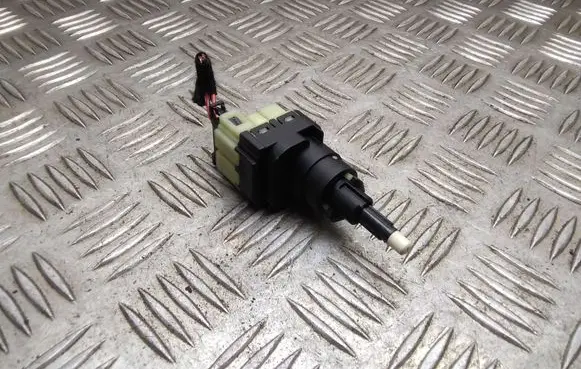 Audi A4 S4 B7 8E 8H Brake pedal sensor switch 1K2945511