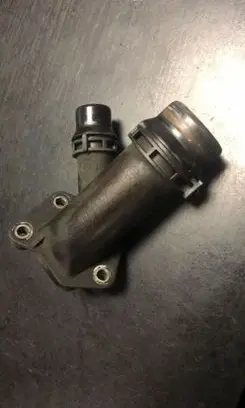 BMW 5 E60 E61 Engine coolant pipe/hose 2247744