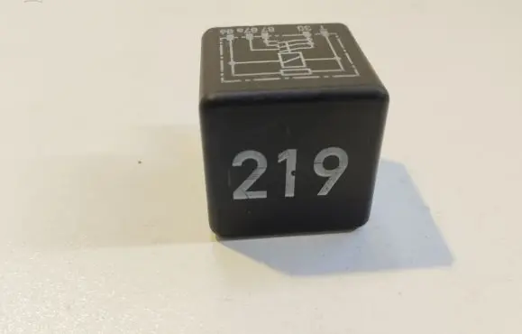 Audi A4 S4 B5 8D Other relay 443951253AA