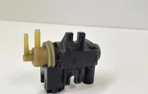 Audi A4 S4 B8 8K Turbo solenoid valve 8K0906627 4010835A