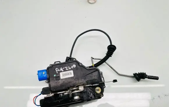 Volkswagen Cross Polo Front door lock 3B1837015AQ 66302
