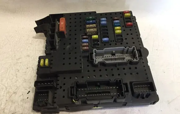 Volvo XC70 Fuse module 30728512
