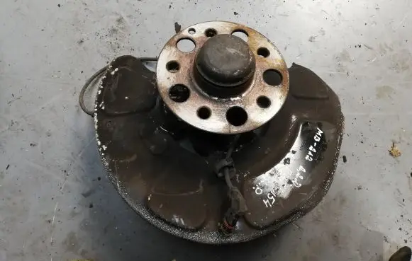 Mercedes-Benz E W212 Front wheel hub