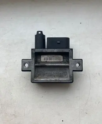 Glow plug pre-heat relay