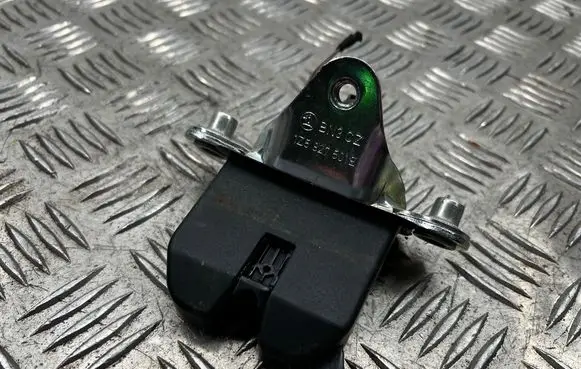 Skoda Octavia Mk2 (1Z) Tailgate/trunk/boot lock/catch/latch 1Z5827501E