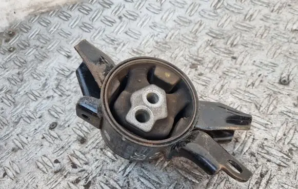 Engine mount bracket