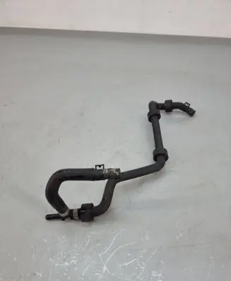 Volkswagen PASSAT B8 Engine coolant pipe/hose