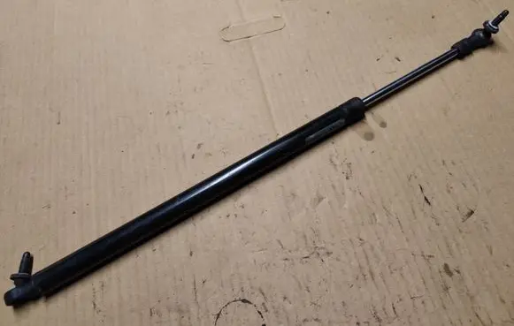 Chrysler PT Cruiser Tailgate/trunk strut/damper 04724743AE
