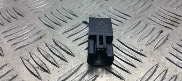 Toyota Avensis T270 Other relay 9098004179