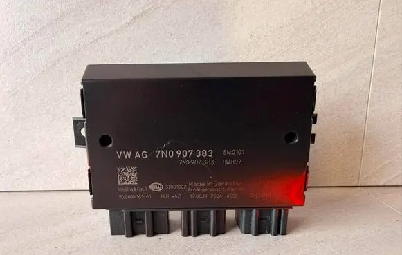 Volkswagen PASSAT B7 Tow bar trailer control unit/module 7N0907383