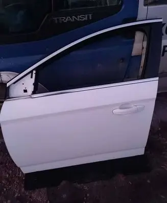 Ford Mondeo MK IV Front door 