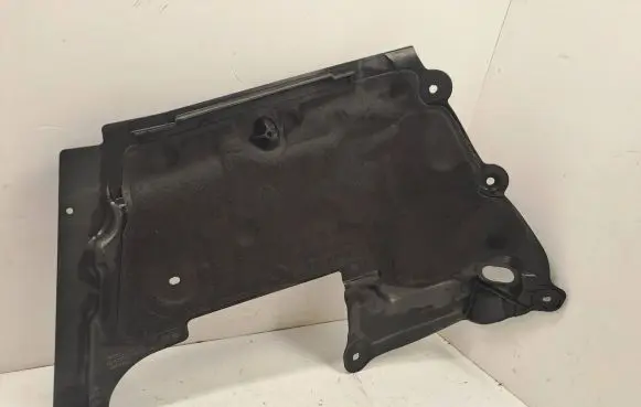 Mercedes-Benz C W205 Other engine bay part A2056205701 4012859C 20170523
