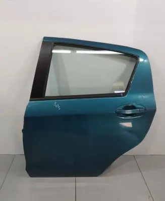 Toyota Yaris Front door 