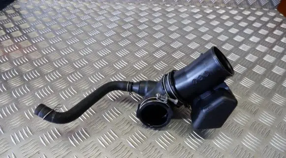 Toyota Prius+ (ZVW40) Air intake duct part 1788037100 1789437010
