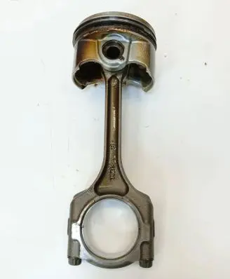 Honda CR-V Piston with connecting rod