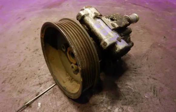 Volkswagen Polo III 6N 6N2 6NF Power steering pump