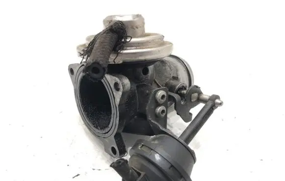 Volkswagen Golf IV Engine shut-off valve 038129637