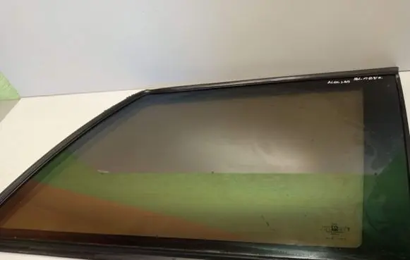 Chevrolet Blazer Rear side window