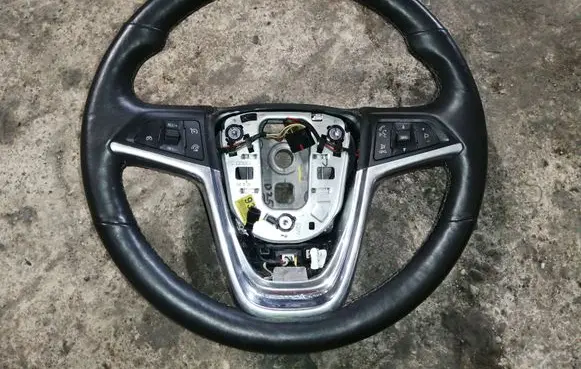 Opel Mokka X Steering wheel