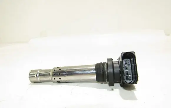 Volkswagen Eos High voltage ignition coil 036905715e