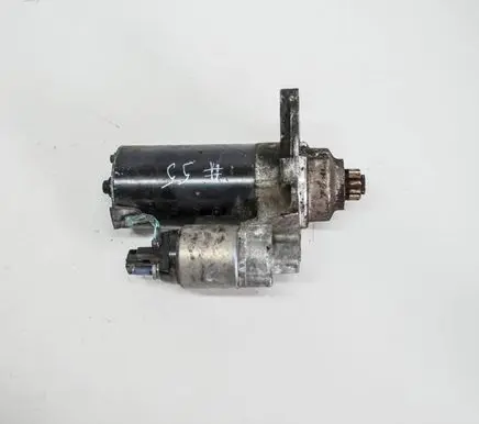 Volkswagen Golf V Starter motor 02Z911023F