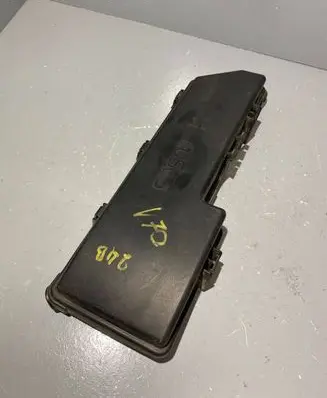 Volvo V70 Fuse box cover 9494211