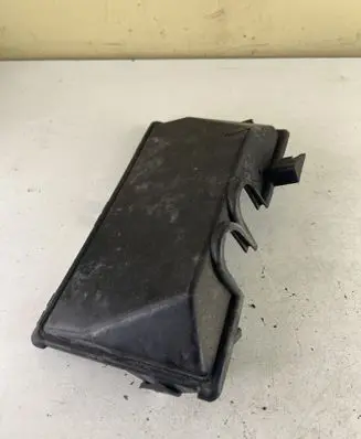 Land Rover Discovery 3 - LR3 Other engine bay part YQH000244