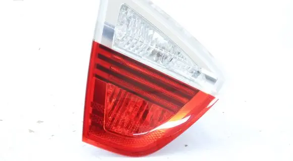 Tailgate rear/tail lights