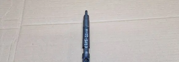 Mercedes-Benz C W205 Fuel injector A6510703287