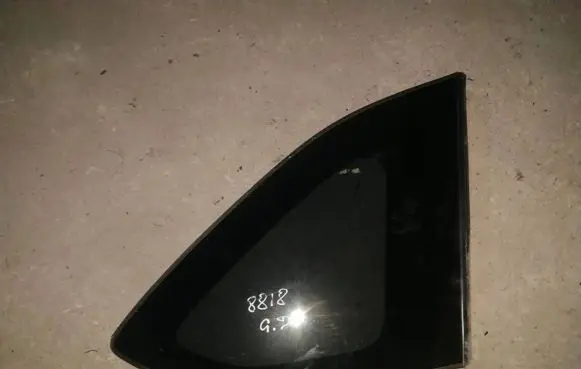 Honda FR-V Rear side window