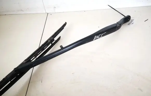Peugeot 607 Front wiper blade arm