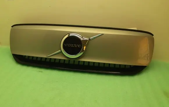 Volvo XC40 Front grill 32337604 32337963 32337602