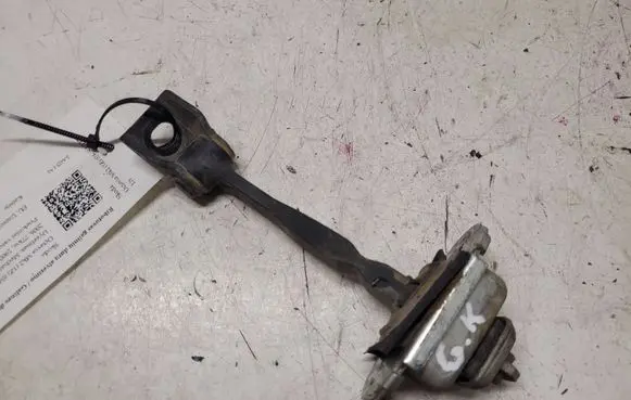 Skoda Octavia Mk2 (1Z) Rear door check strap stopper