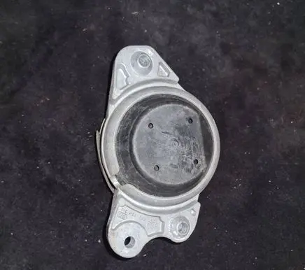 Mercedes-Benz GLC X253 C253 Engine mount bracket A2052407800