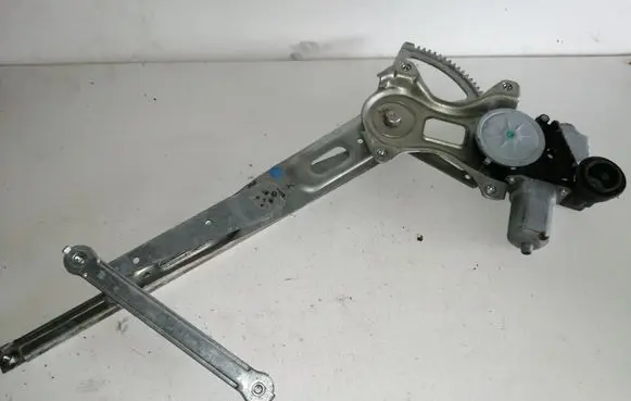 Toyota Prius (XW30) Front door window regulator with motor 8571030400 0620201230