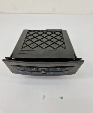 Mercedes-Benz E W211 CD/DVD changer A2116800552