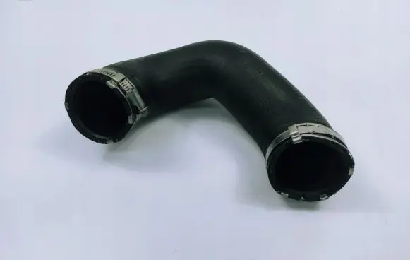 Audi Q7 4L Intercooler hose/pipe 7L6145972E